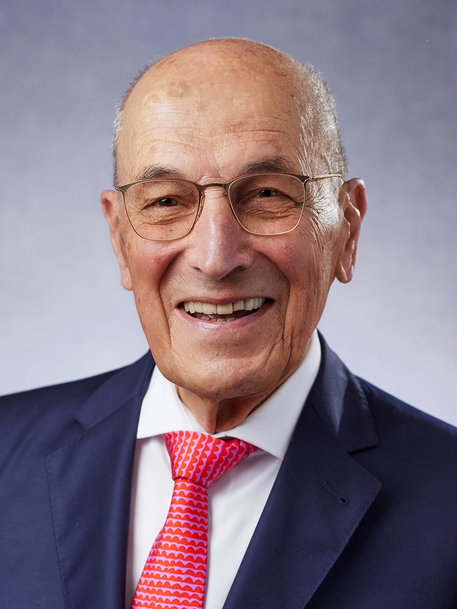 Leuze cumple 60 años y continúa su ambicioso crecimiento